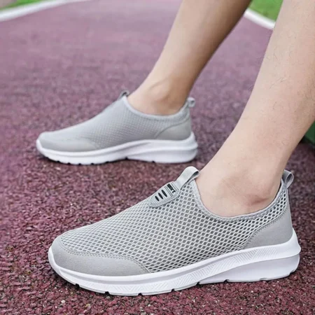 Men Soft Sport Shoes Breathable Fashion Mesh Running Shoes Comfortable Man Outdoor Lightweight Sneakers For Men Summer Gym